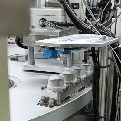 Giá tốt. Máy dán nắp truyền dịch có thể tạo ra bề mặt hàn phẳng của nắp truyền dịch Euro trực tuyến
