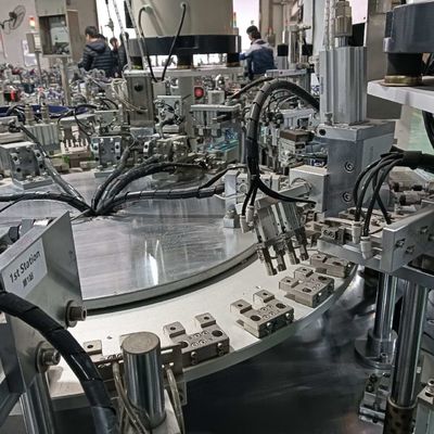 Giá tốt. Máy lắp ráp nắp nắp đệm nhựa IV máy trộn nắp dây chuyền tự động trực tuyến