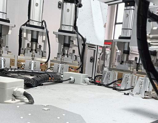 Máy lắp ráp thiết bị cần thiết hàng ngày Tự động điền và niêm phong của nắp và lõi chất khô có thể tùy chỉnh 1 năm bảo hành