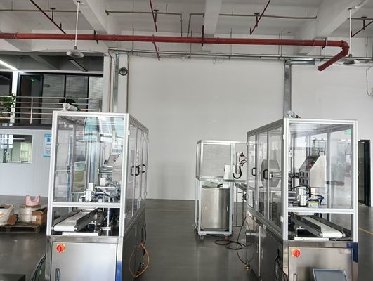 Giá tốt. Máy đóng gói tự động chạy bằng động cơ servo để đậu chính xác và không bị rò rỉ vật liệu trong quá trình chế biến trực tuyến