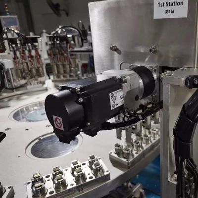 Giá tốt. Máy lắp ráp Euro Cap được điều khiển bởi PLC cho các nắp tấm nhựa niêm phong dễ dàng vận hành và có trình độ cao trực tuyến