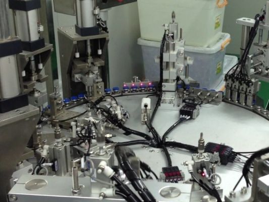 Giá tốt. Máy lắp ráp sản phẩm y tế phù hợp với ISO và GMP cho nắp truyền không PVC và cổng tiêm trực tuyến