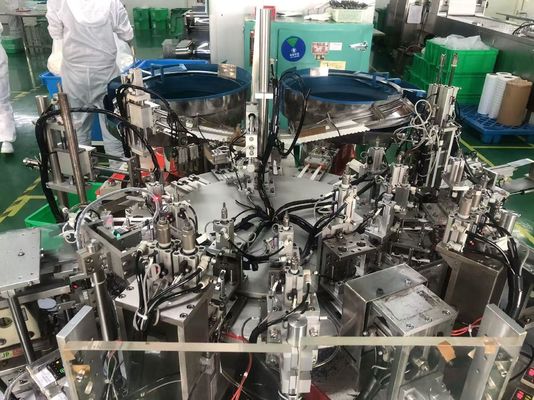 Giá tốt. Máy lắp ráp tự động dùng một lần được kết nối với máy đóng gói thành một dòng công suất cao trực tuyến