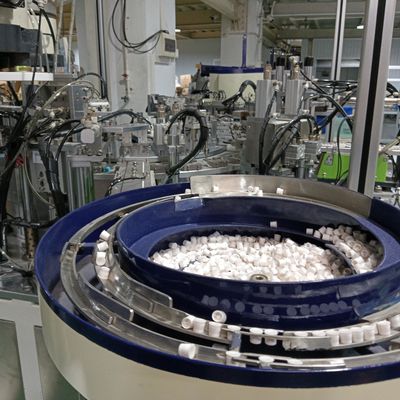 Giá tốt. Máy lắp ráp tự động Iodophor Cap tích hợp với Máy đóng gói Blister hiệu quả cao ổn định trực tuyến
