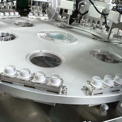 Giá tốt. Máy lắp ráp tự động cho nắp phim truyền nước Vibratory Tray Feeding Index Motion Transport trực tuyến